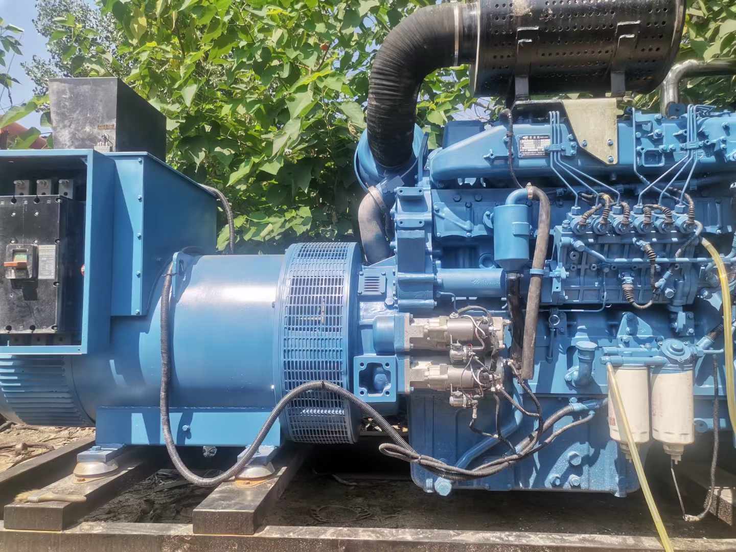 德庆详细说明降低 800kW 柴油发电机输出电流波动的方法
