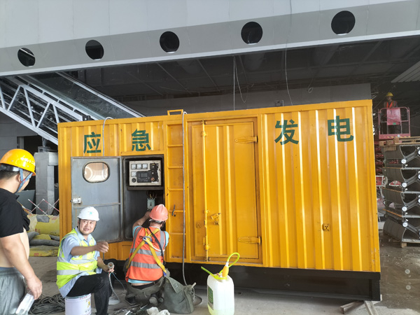 德庆怎样判断空气滤清器是否需要更换？