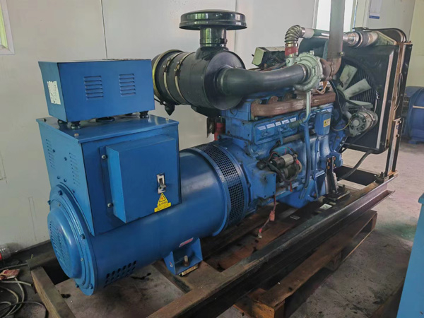 德庆100kW柴油发电机组使用多级机油有哪些优缺点？